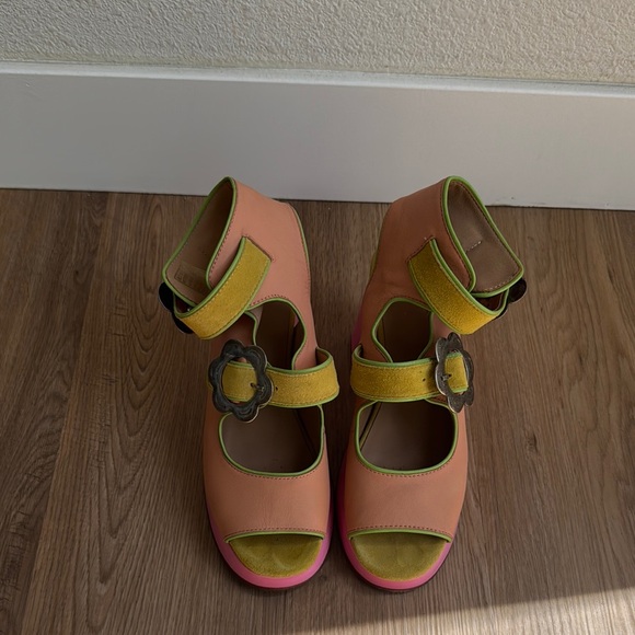 John Fluevog Stylish Pink and Tan Women's Sandals - Picture 2 of 9